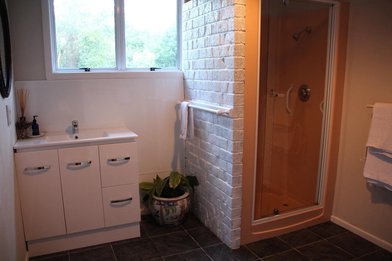 Punehu Stream Cottage Opunake Eksteriør billede
